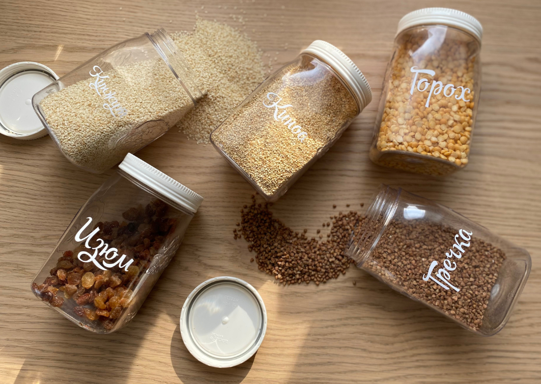 На фото наклейки для сыпучих из моего магазина dispen.shop. Сейчас продажи приостановлены