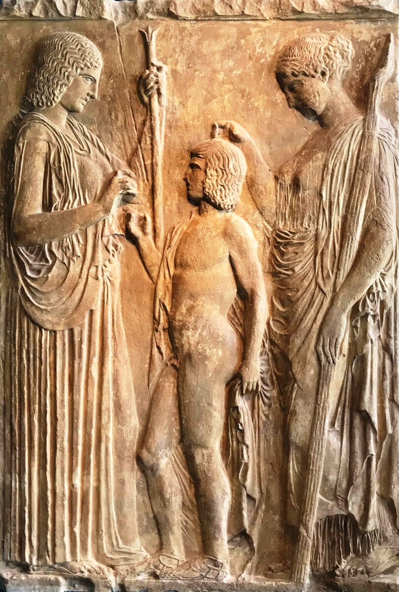 Деметра, Персефона и Трептолем. 440 г. до н.э. Афины. Археологический музей