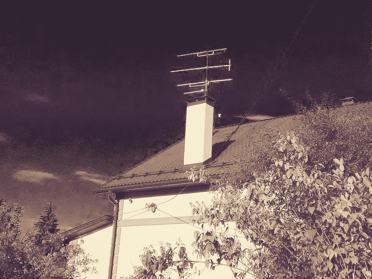 После того случая все стали заземлять свои антенны