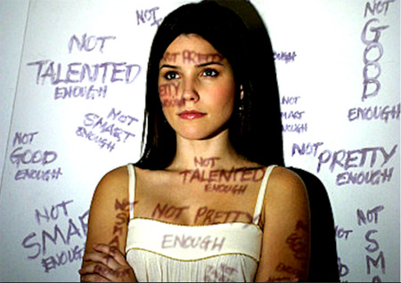 Ко́мплекс — в психологии понятие, обозначающее «формирующуюся в бессознательном эмоционально окрашенную совокупность представлений, мотивов и установок, оказывающую существенное влияние на развитие и функционирование психики, личности и поведение человека». Введено Карлом Густавом Юнгом. (с) Википедия