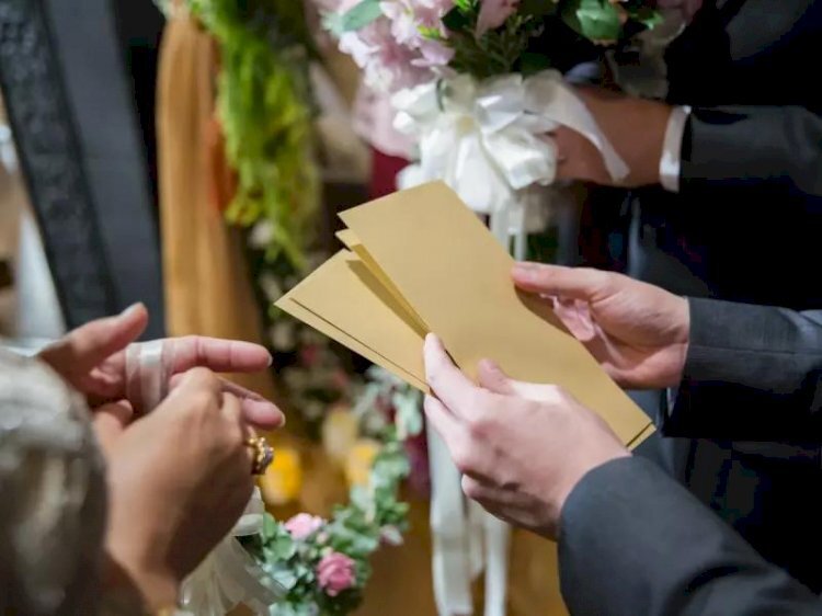  Я подарил своей сестре на свадьбу конверт с нарезанными газетами. Мне не стыдно, потому что она не заслужила денег