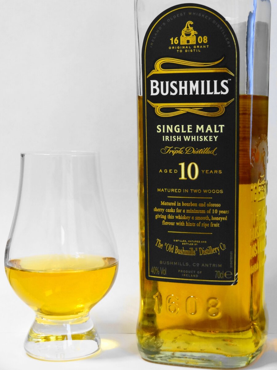 Бушмилс Молт 10 лет. Виски Бушмилс ориджинал 0.7. Bushmills 10 Single Malt. Бушмилс Хани.