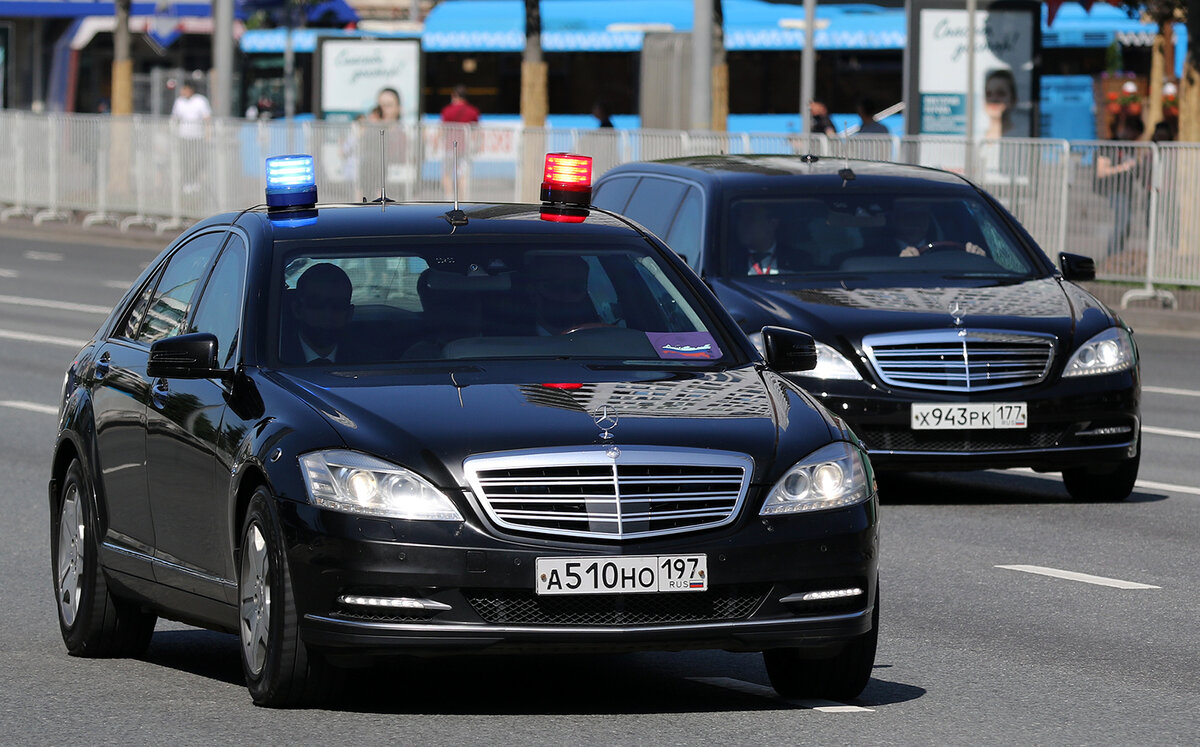 Дмитрий Медведев пересел с Aurus на Mercedes-Benz | ФотоОхота на автомобили  | Дзен