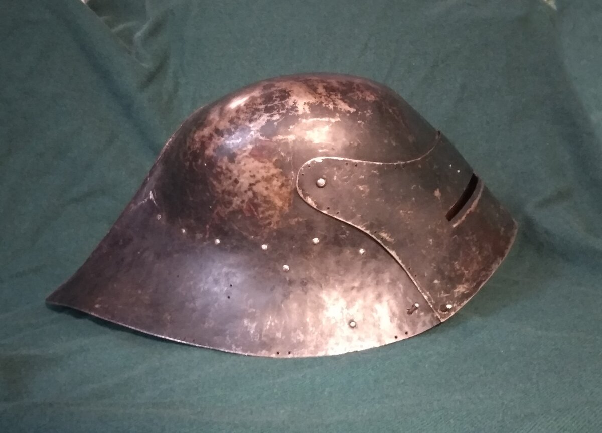 шлем, скажем так,  в базовой комплектации. Фото от владельца.