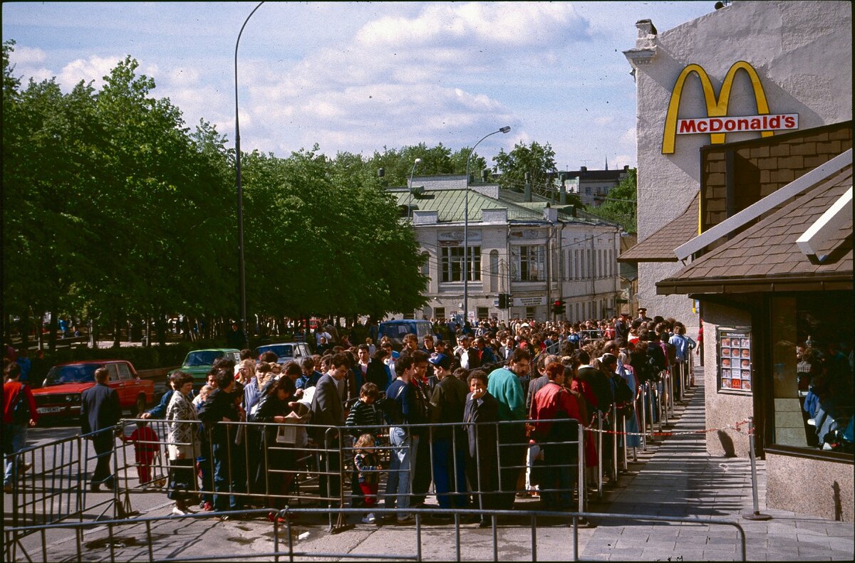 Пушкинская площадь, 1990 год