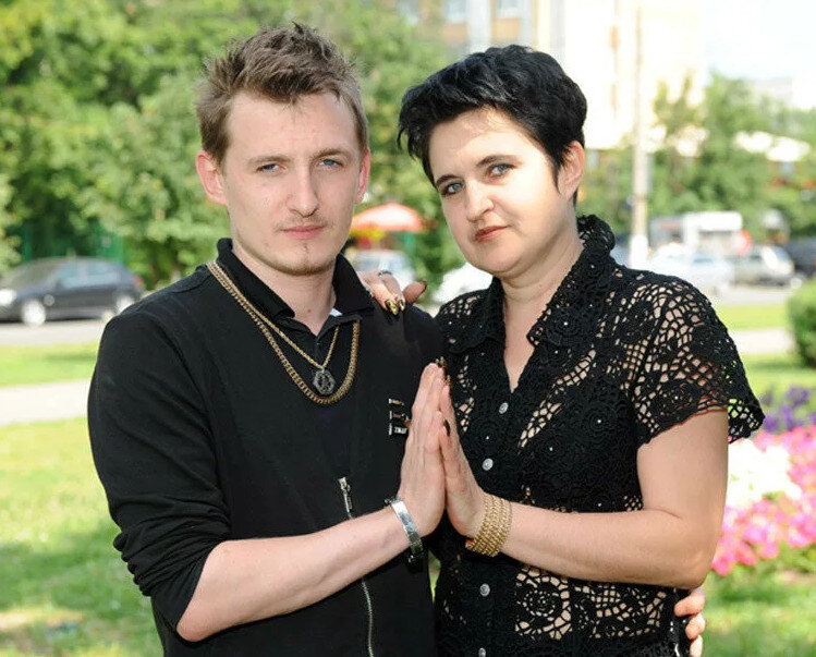 Елена голунова биография дата рождения личная жизнь 17.07.20 на "Доме-2": Кадони сводил Страхову в ресторан, Белая и Семеренко покин
