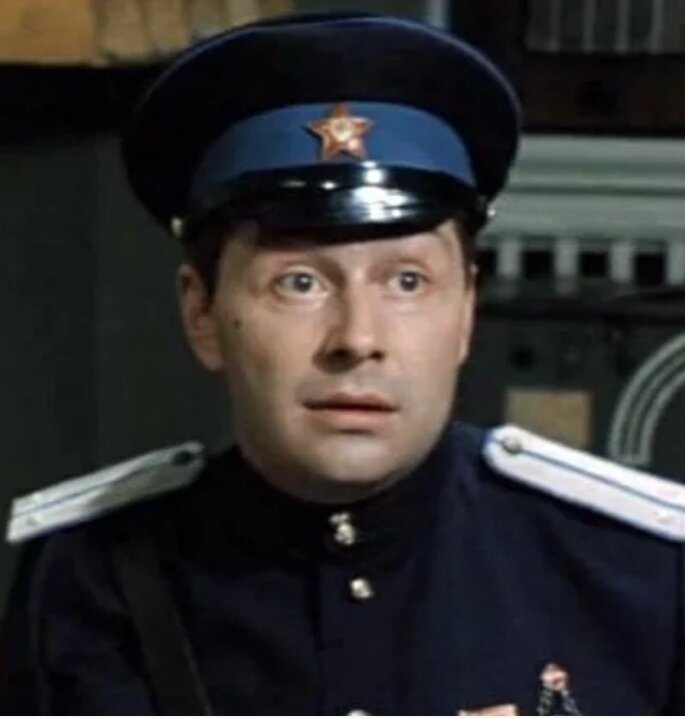 Обычный обыватель, как миллионы других людей, Петр Соловьев. Да, индивидуалист и собственник, а что в этом плохого, господа? Или вы сейчас выйдете и подарите любому встречному месячный заработок? Да вы что, правда? Пишите тогда в личку, договоримся)))