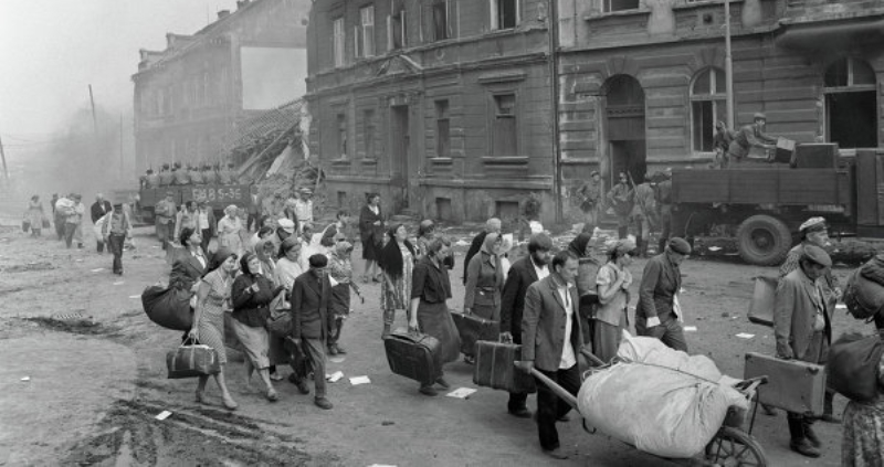 Массовая паника и эвакуация в Москве. Фото: октябрь 1941 г.