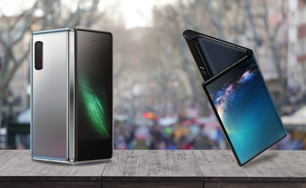 Открытый источник Яндекс - Galaxy Fold (слева) и Huawei Mate X (справа)