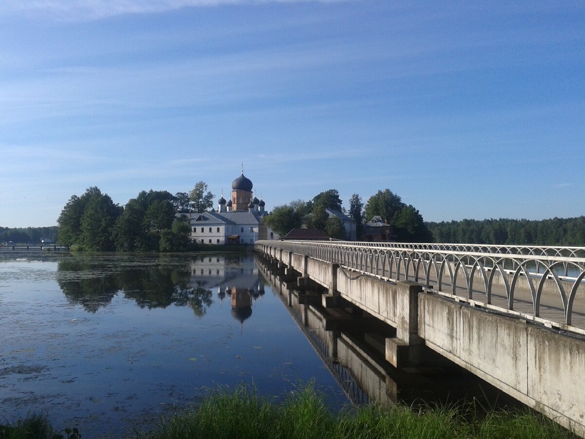 Дорога к храму - мост.