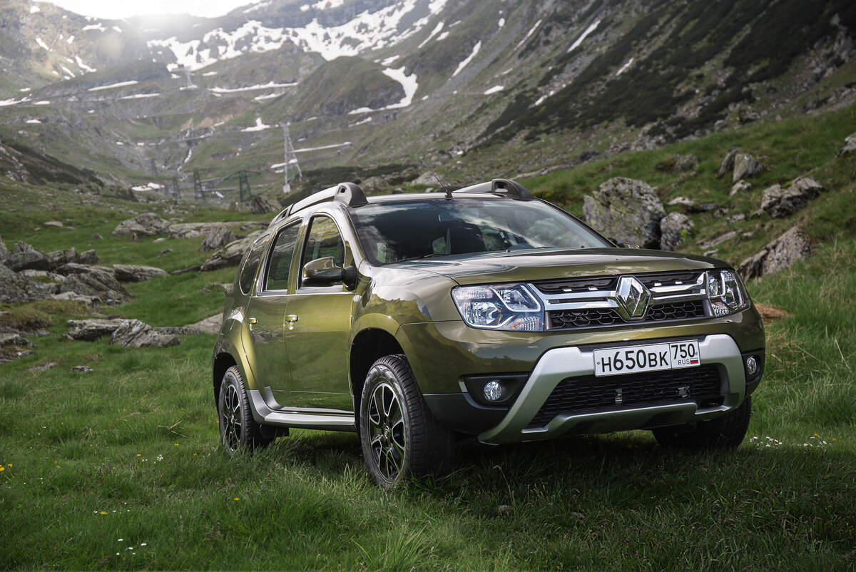 Вид спереди Renault Duster 2020