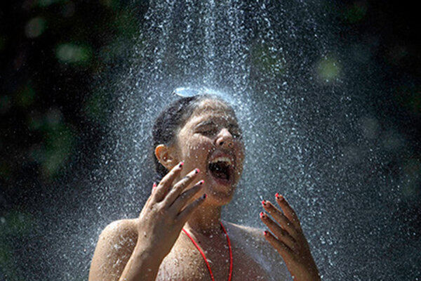 Источник: https://lenta.ru/articles/2016/01/26/shower/