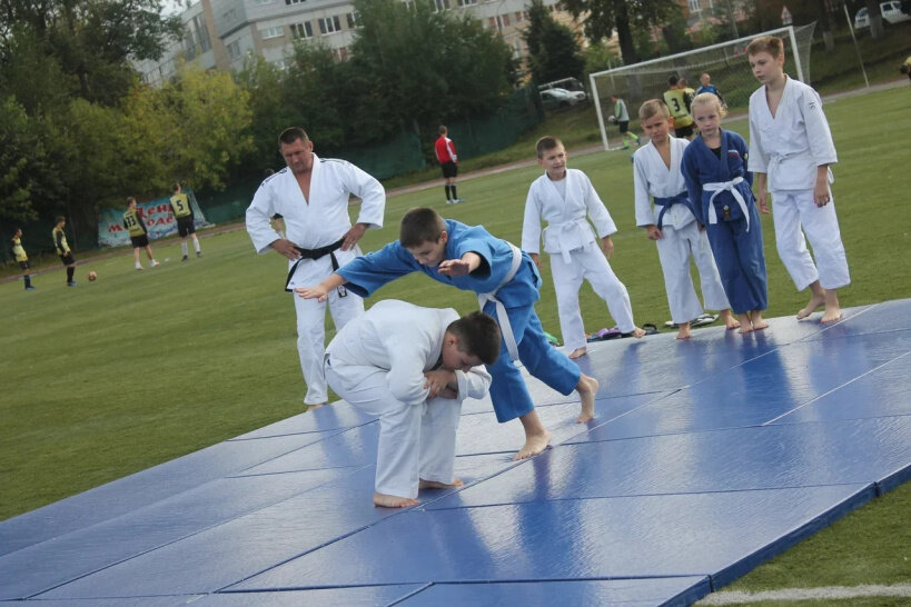Спортсмен павлово. Стадион Старопавловский Павловский. Старопавловский стадион Павловский Посад официальный сайт. Стадион Старопавловский Павловский Посад архивные фото. Старые фото стадиона Старопавловский Павловский Посад.