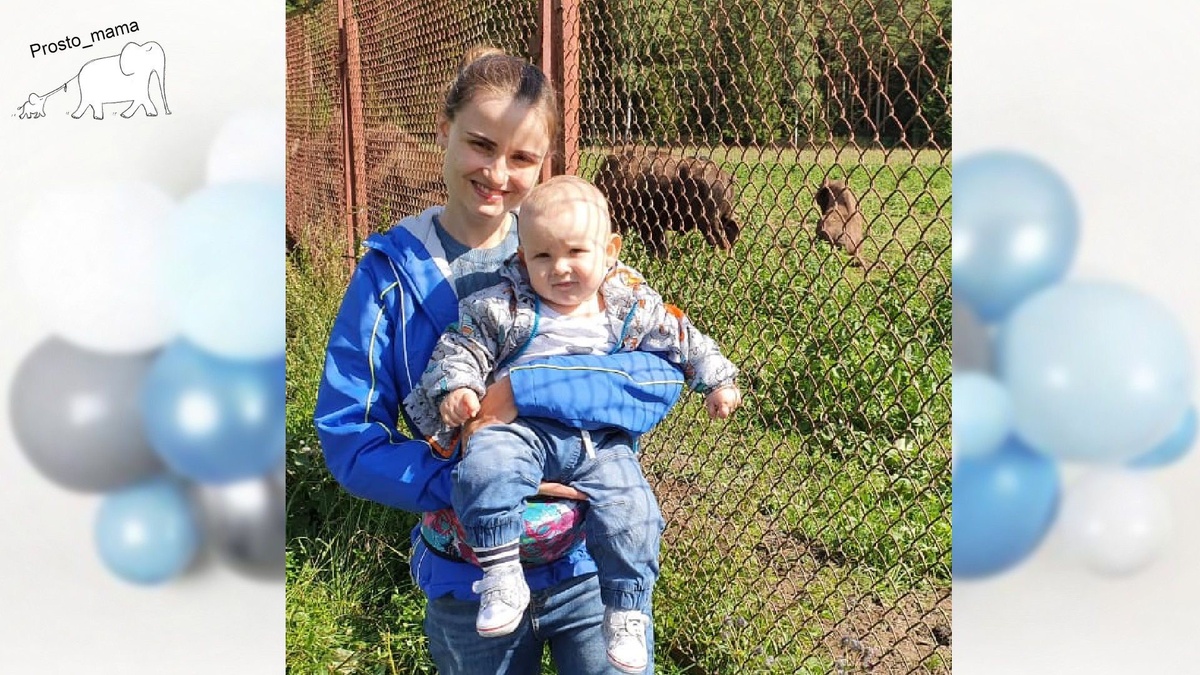 Малыш сидит на хипсите