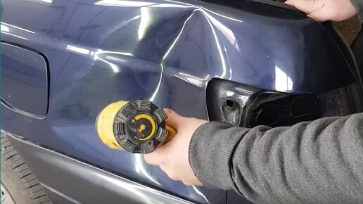 Мастер устраняет вмятину на заднем крыле без покраски! Да, в идеал не ...