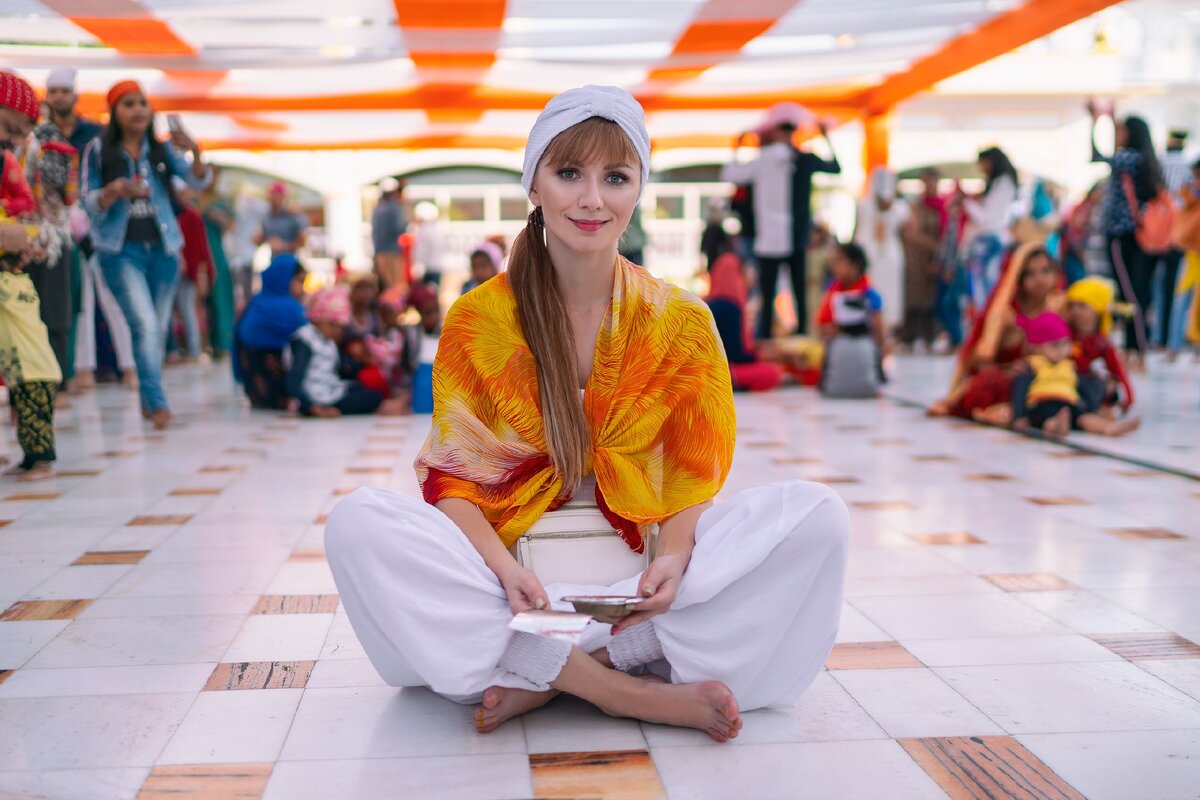 Анжелика Блейз в Гурдваре Бангла Сахиб