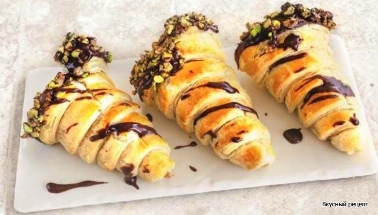 Трубочки со сливками и фисташками 