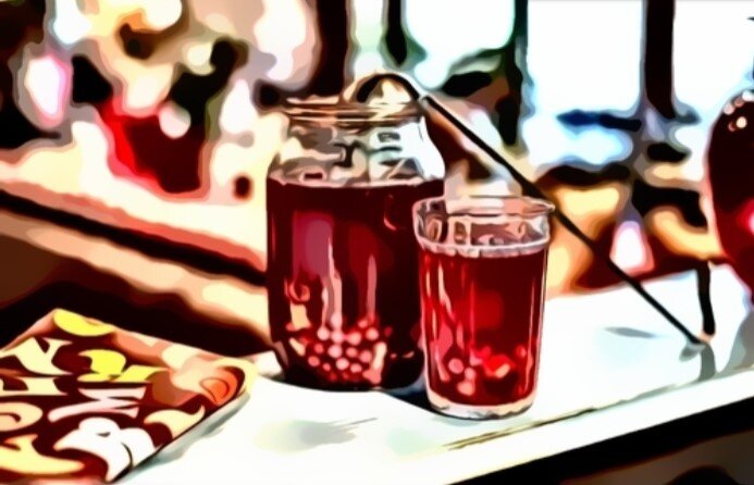 Пиала компот. Мальчик пьет компот. Мальчик пьет сок. Девушка пьет напиток. Девочка пьет компот.