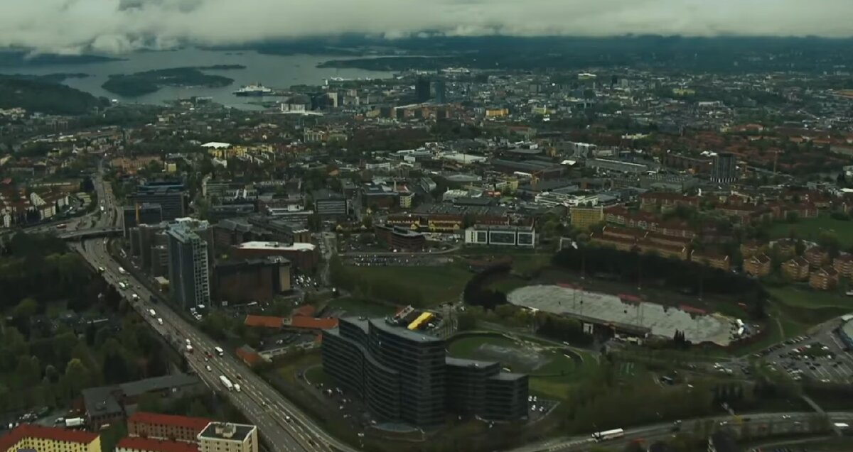 Авторский скриншот EVRO SERIAL/Фильм  "Утойя 22 июля" (2018) Норвегия