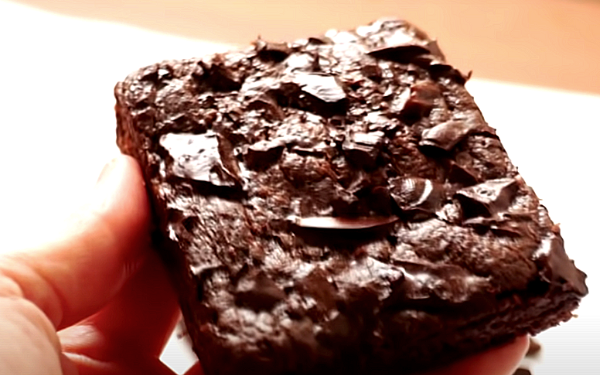 Пять минут на шоколадный десерт: Как сделать брауни в микроволновке на скорую руку