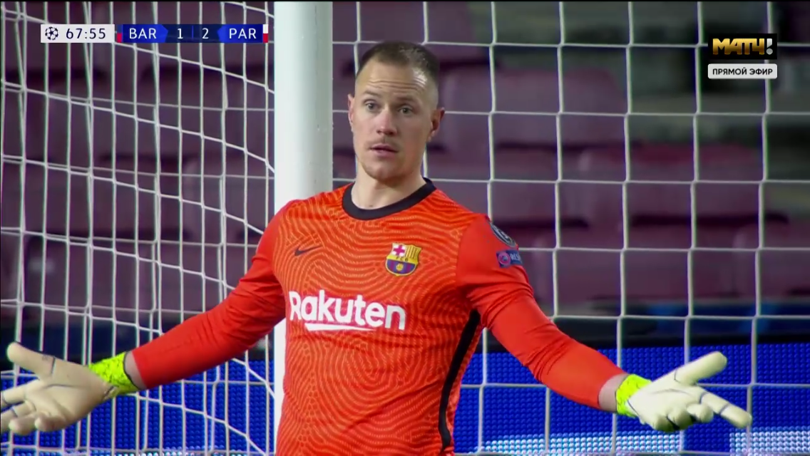 17.02.2021. Вратарь Барселоны после одного из пропущенных мячей. Скриншот из трансляции Матч ТВ