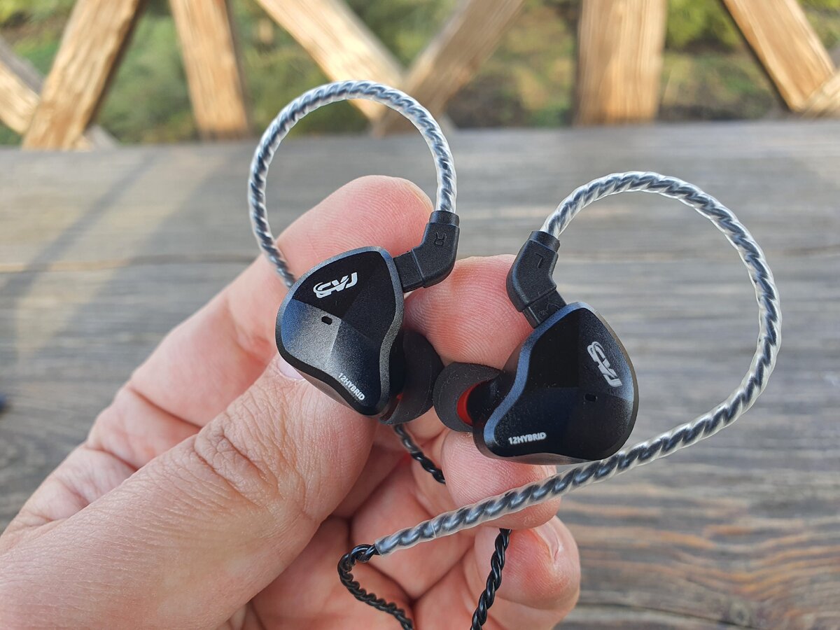 Как работают гибридные наушники?