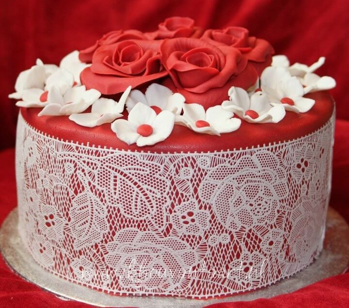 Pin by Tania Losada on El Día "B" Lace wedding cake, Cake lace, Wedding cake pea