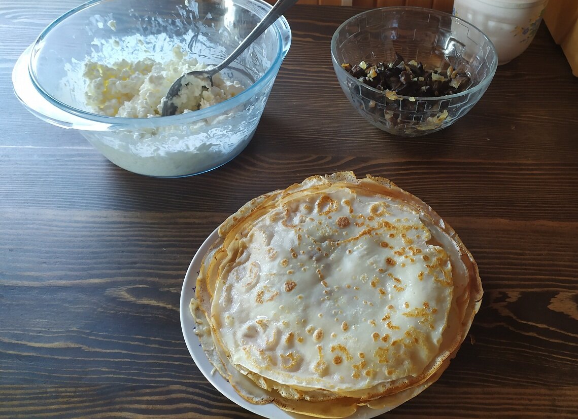 Одной рукой пеку, второй готовлю начинку.