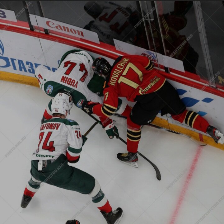 13 апреля. Балашиха. «Авангард» — «Ак Барс» — 0:2. Казанская команда сравняла счет в полуфинальной серии Кубка Гагарина — 3-3. 