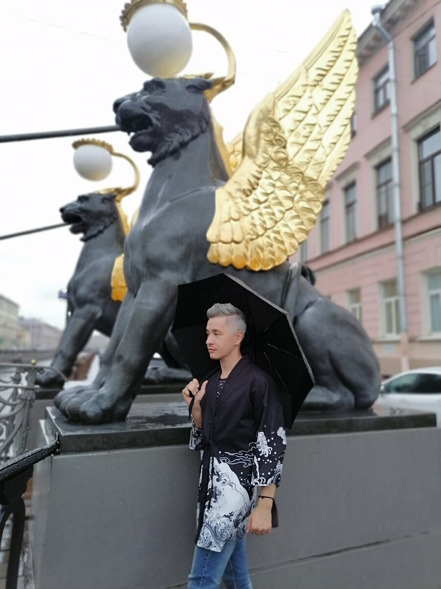 Рубашка вполне японская, да?