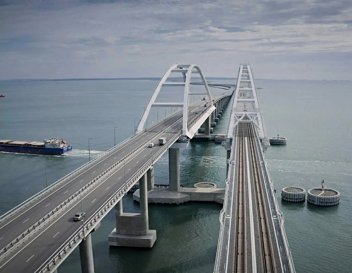 Из открытых источников в интернете. Крымский мост.