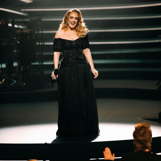Певица Адель, @adele