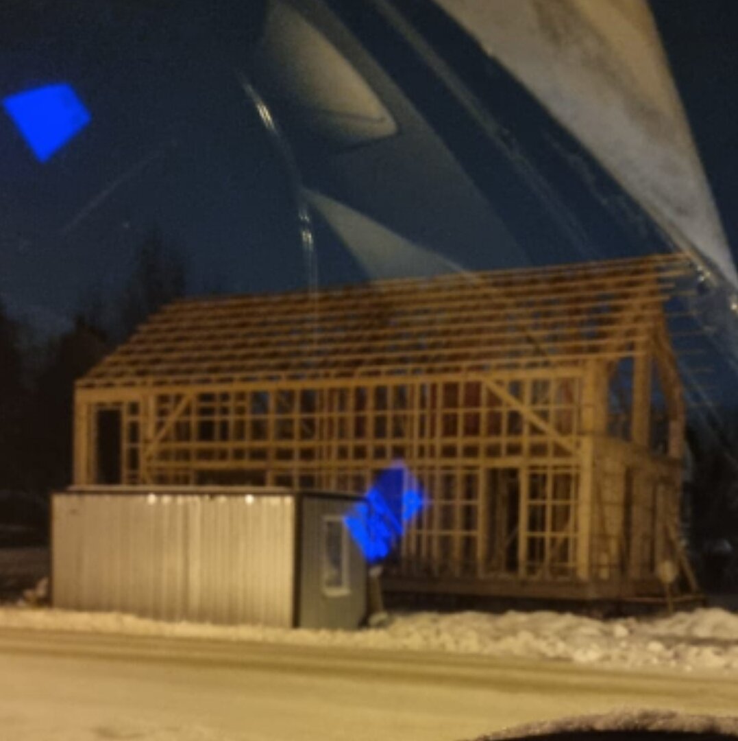 Сфотографировала, как строят прямо сейчас(зимой) 