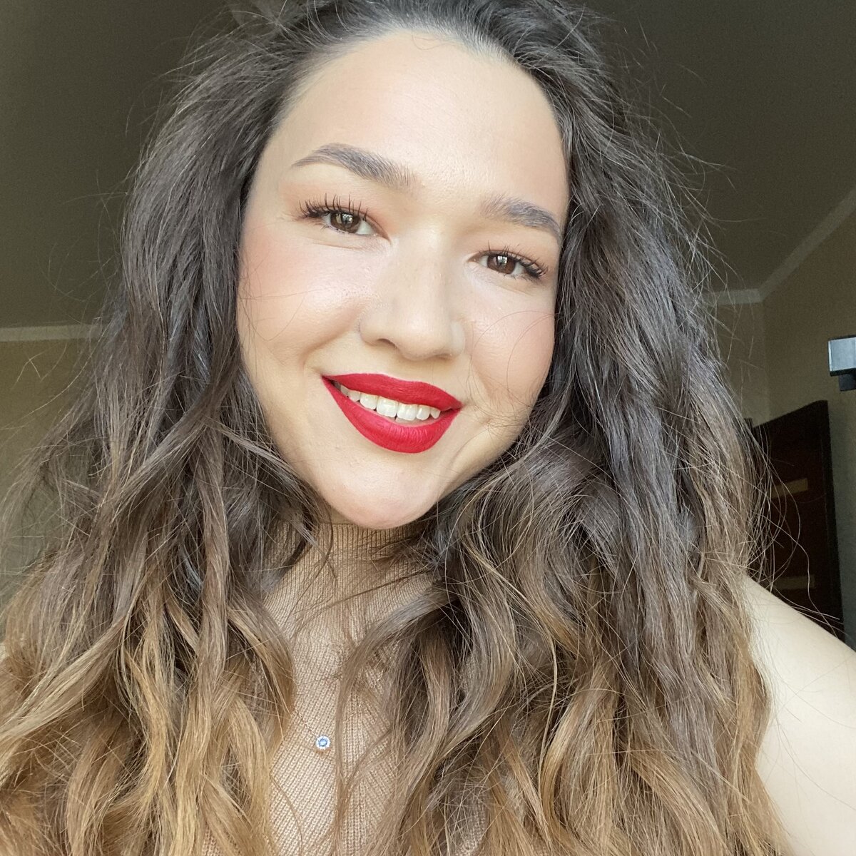 Приветствую на моем канале! Здесь вы найдёте полезные статьи о макияже, стиле и женственности 