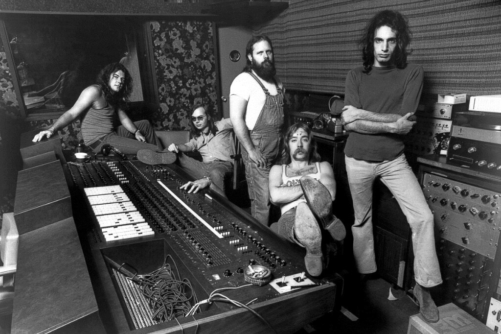 Steely Dan в студии. 1973 год. Фото использовалось на задней стороне обложки обозреваемого альбома.