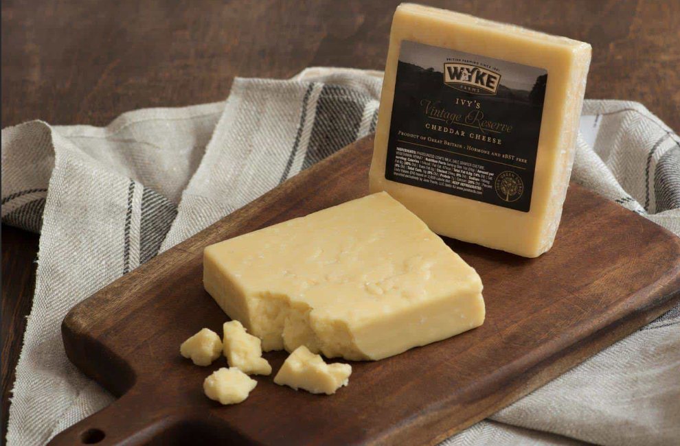 Ай сир. Сыр Чеддер Wyke. Wyke Чеддер Винтаж. Сыр Cheddar Cheese. Чеддер настоящий.