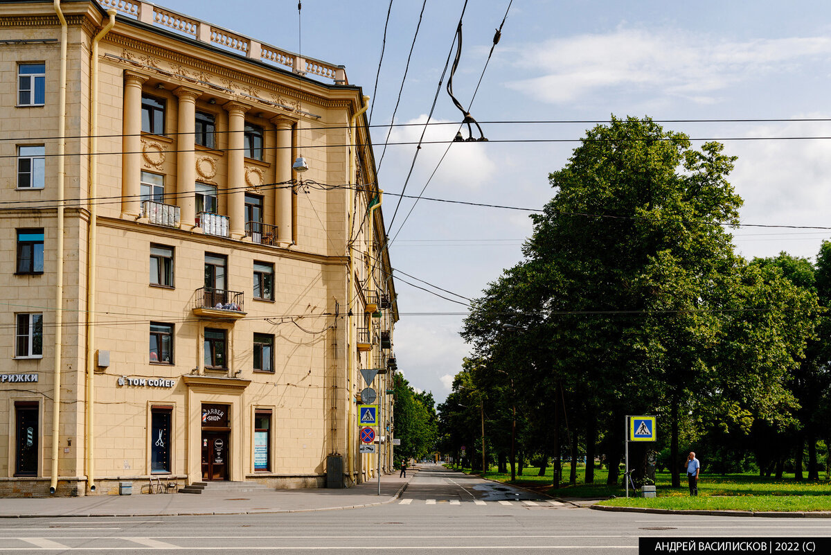 Было и стало: 8 фотографий района рядом с метро 