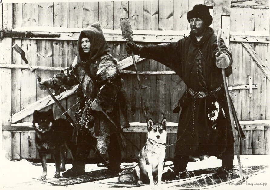 Охотники ханты перед выходом. Источник: остяко-вогульск.рф