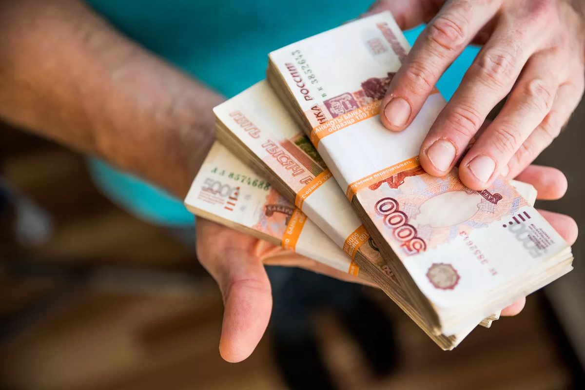 А это невыплаченная сотрудникам завода заработная плата