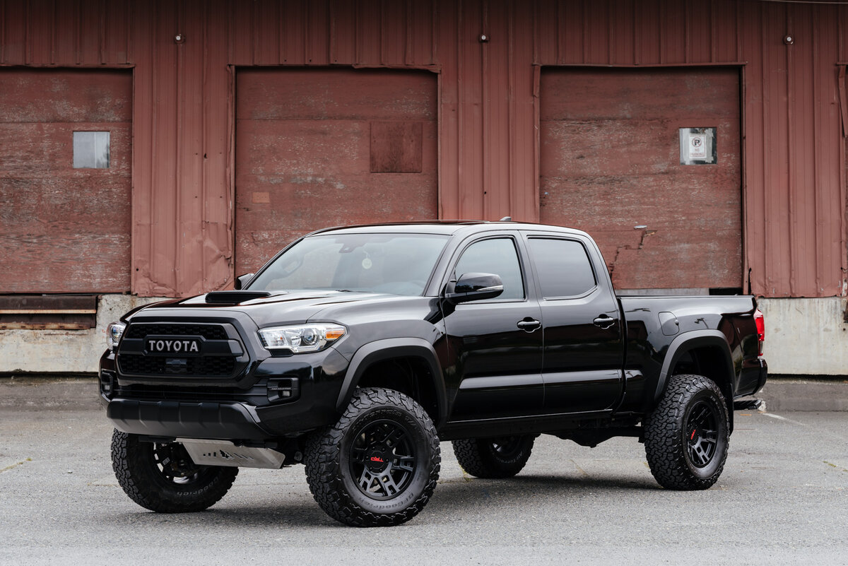 http://silverarrowcars.com/wp-content/uploads/2018/05/2018-Toyota-Tacoma-TRD-Sport-Custom-100.jpg