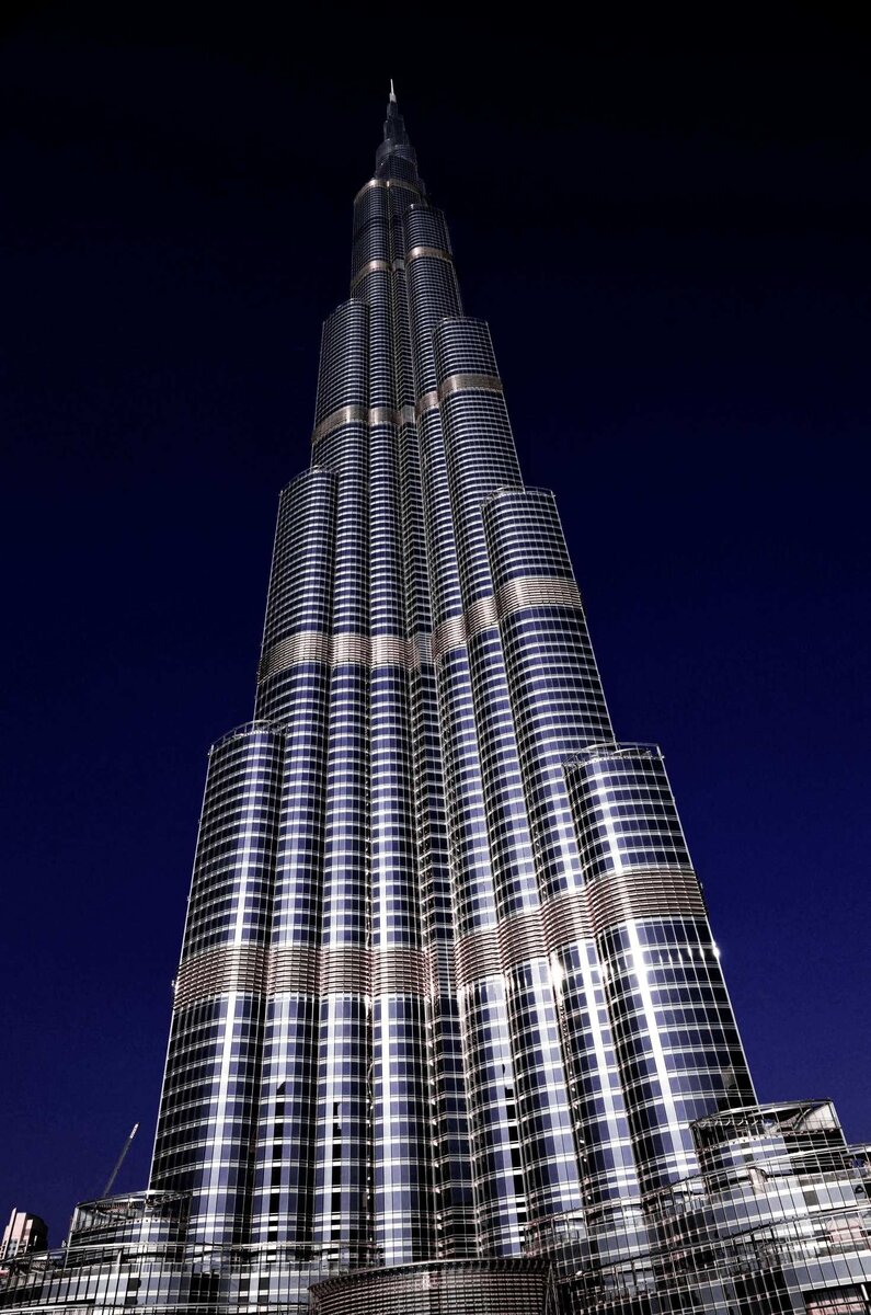 https://images.pexels.com/photos/37848/burj-khalifa-dubai-skyscraper-u-a-e-37848.jpeg?auto=compress&cs=tinysrgb&dpr=2&h=750&w=1260