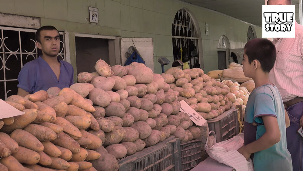Таджик на рынке. Таджикистан рынок. Таджички на рынке. Картошка в Таджикистане.