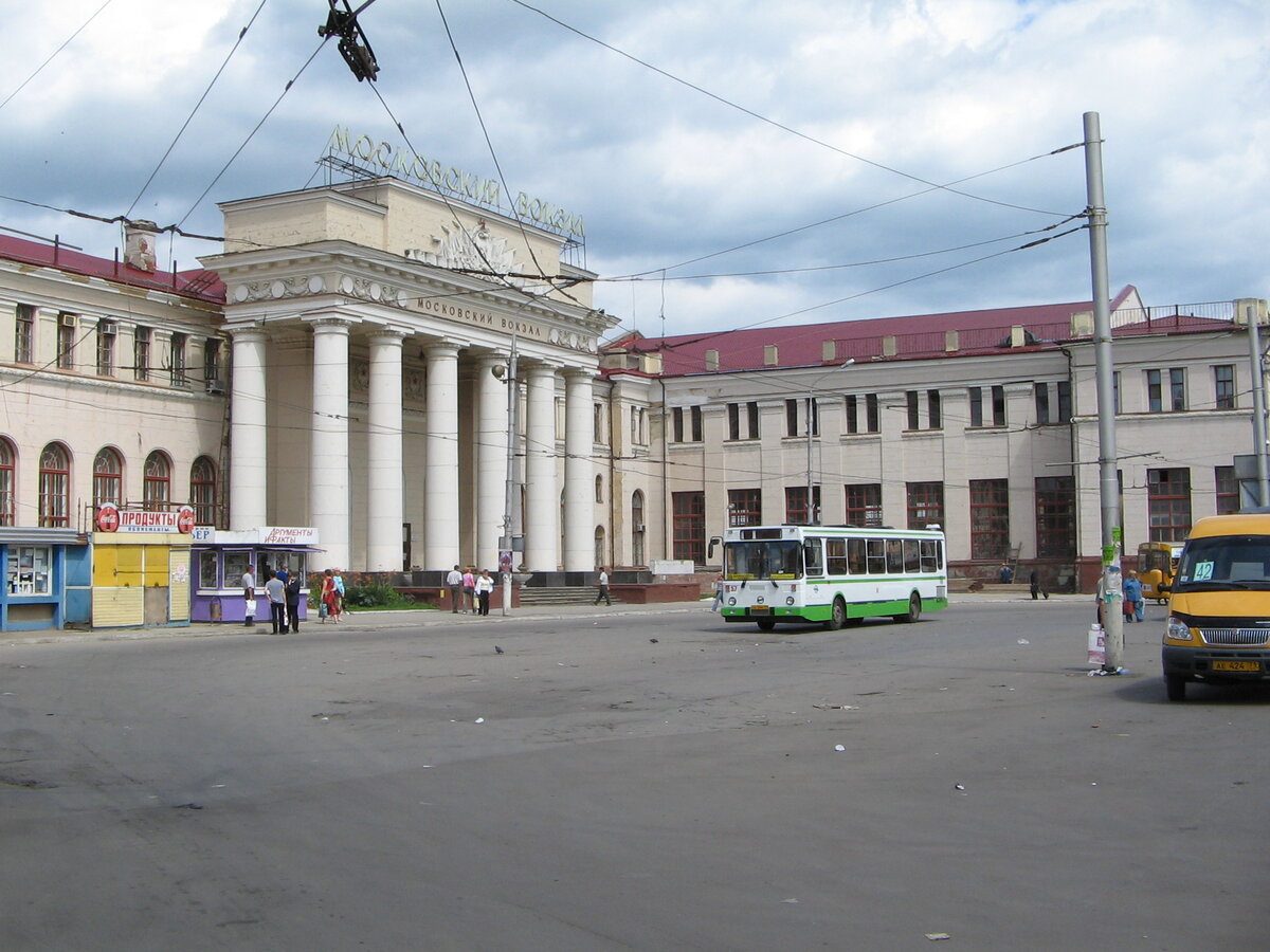 Вокзал тула номер. Московский вокзал Тула. Тула 2005. Киевская вокзал 2005. Площадь Московского вокзала Тула.