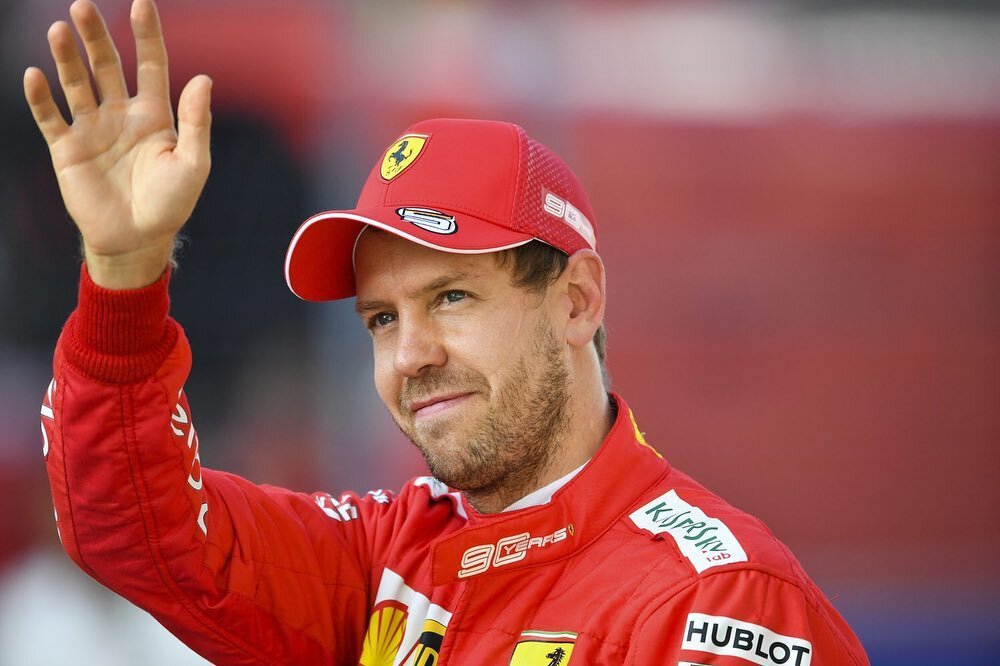 Себастьян Феттель в форме Ferrari