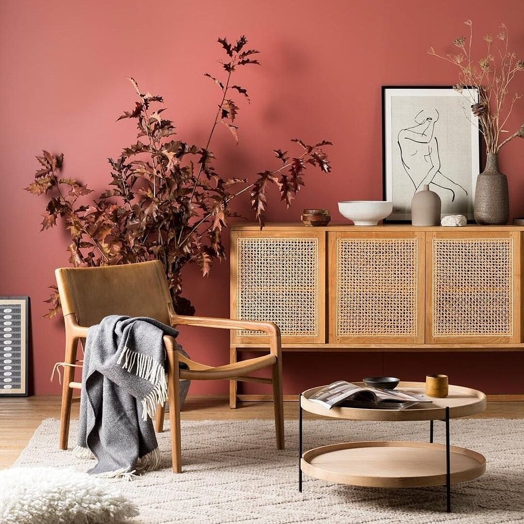 Цвет плюс подобранные оттенки, текстуры и фактуры натуральных материалов. 