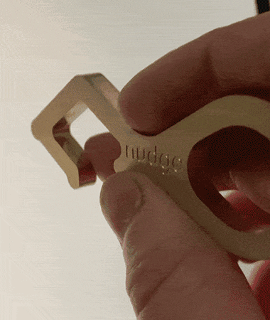 Можно использовать для взаимодействия с сенсорной панелью.