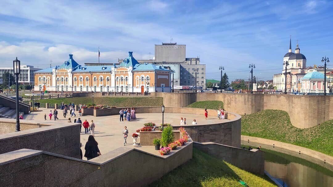 Набережная реки Ушайки в Томске - яркий пример, что много денег не равно качество. Это пример плохого пространства за 1 миллиард рублей. 