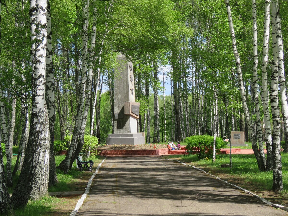 Верховье памятники орловская. Памятник кривцовский мемориал. Кривцовский мемориал кондратюк. Памятник кривцовский мемориал. Орловская область мемориал 9 мая кривцовский.