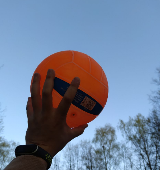 Кто сказал, что в волейбол играют только в зале или на пляже?