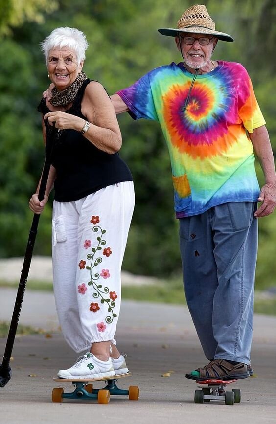 Кто сказал, что скейтборд для молодых? Это просто ваше мнение!